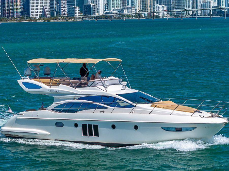 55’ Azimut Luxury Yacht rental in Miami